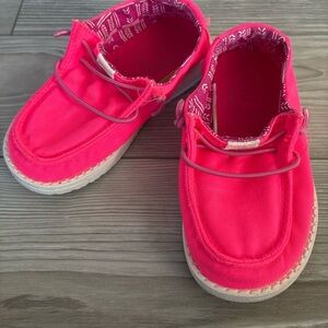 Girls size 9 Hey Dude